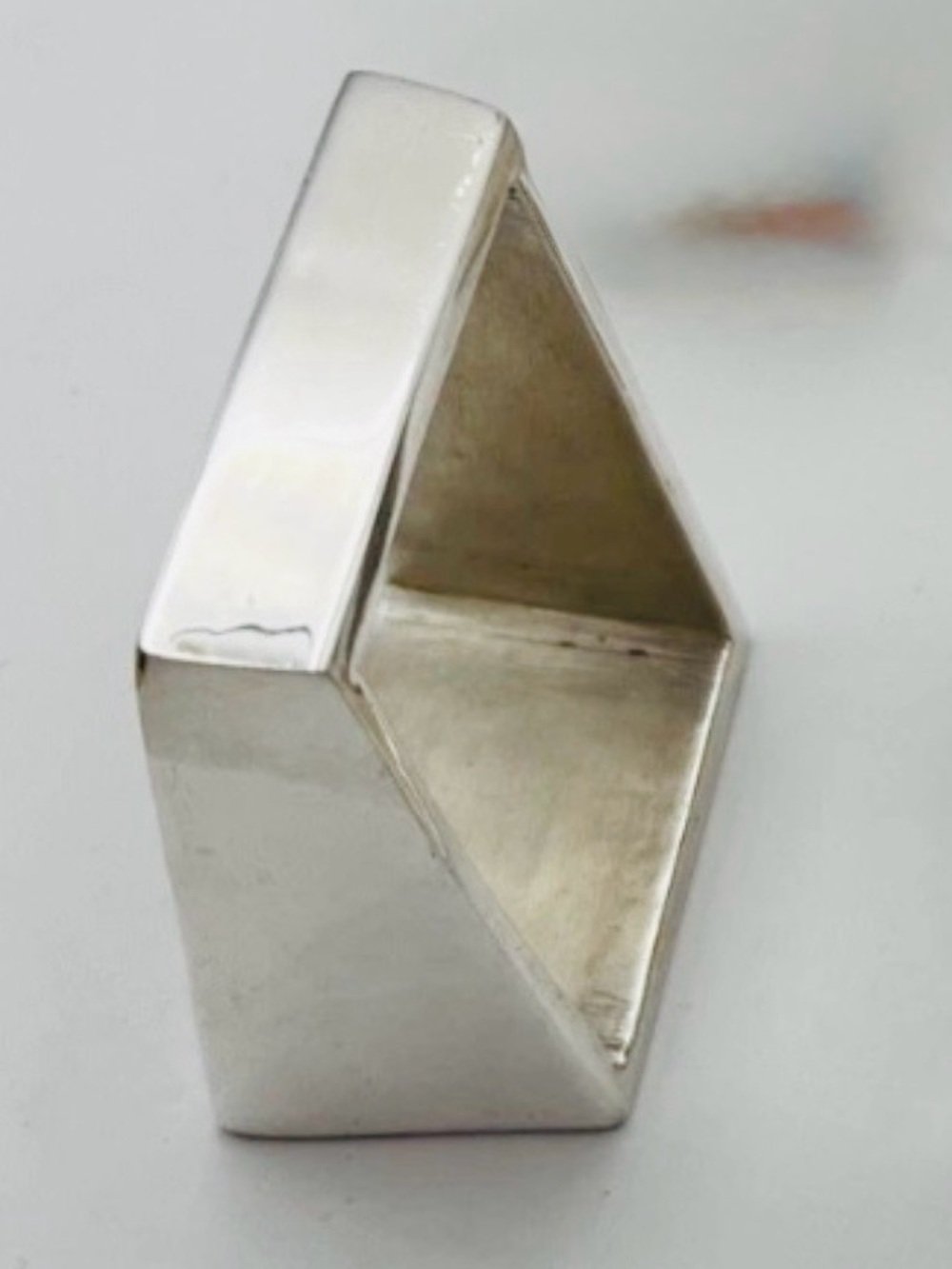❌❌sold❌❌Henri Bendel 8 Pc Set of Silver Napkin Rings NWT - Picture 7 of 8